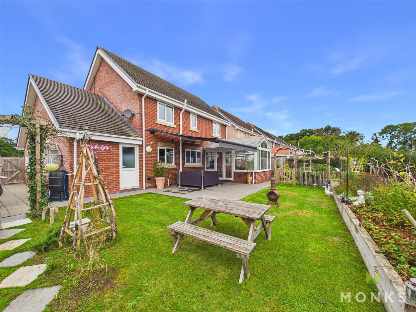 2 The Woodlands, Oswestry, SY10 7RD For Sale
